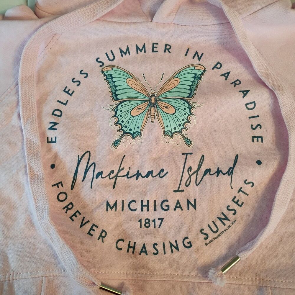 New With Tags RELAXX Pink Hoodie Small Mackinac Island Michigan Butterfly logo
